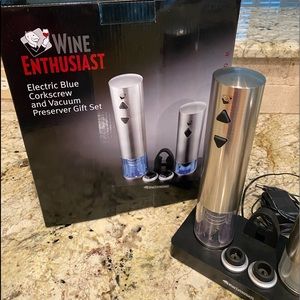 Wine Enthusiast electric blue corkscrew and preserve set in box.